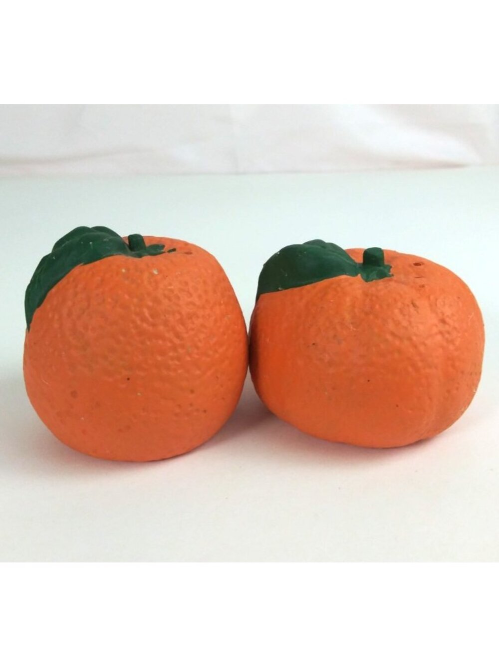 Vintage Beautiful Ceramic Oranges Salt & Pepper Shakers